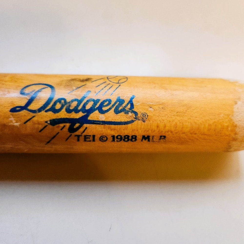 Vintage 1988 LA Los Angeles Dodgers 18" Mini Souvenir Wooden Baseball MLB Bat
